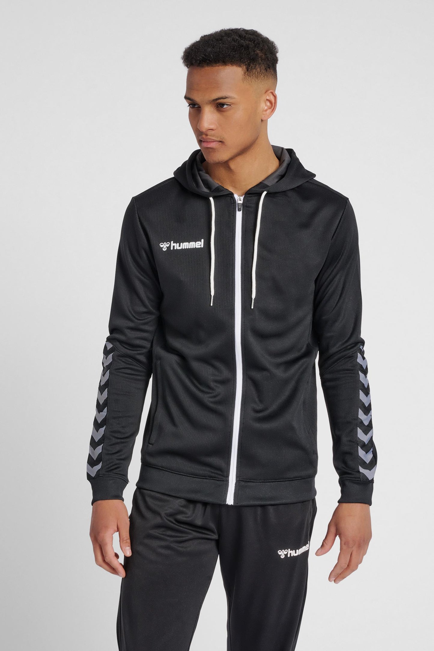 HUMMEL - Hmlauthentic Poly Zip Hoodie - Black/white