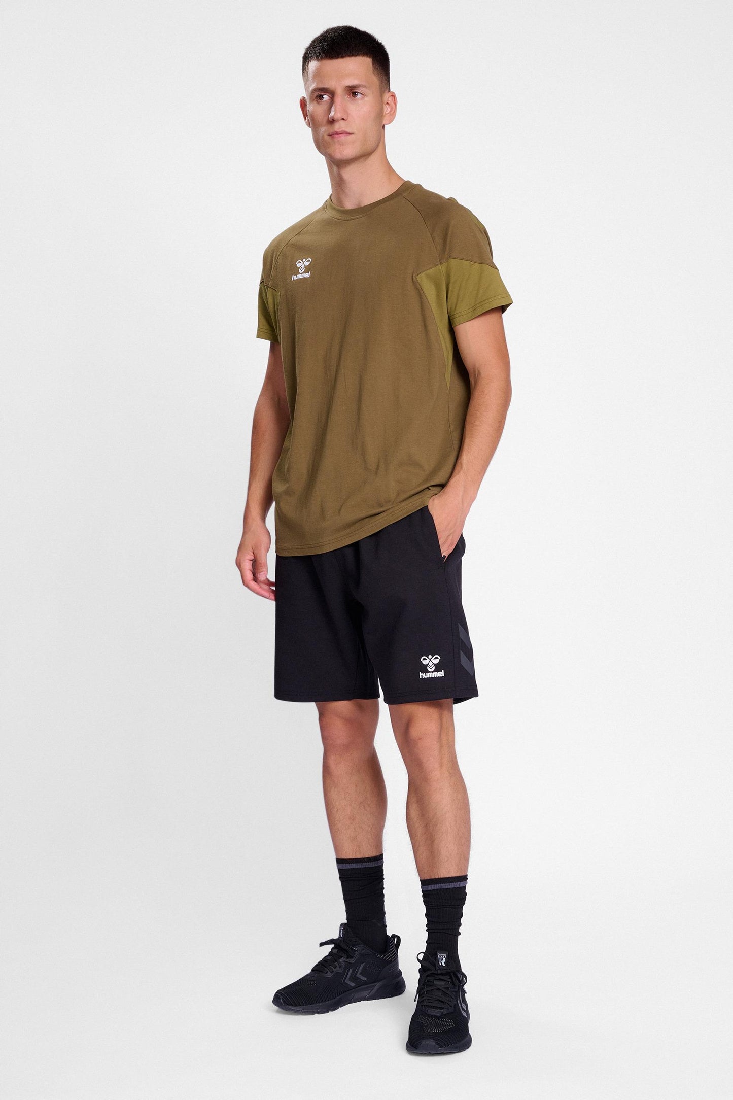 HUMMEL - Hmltravel Shorts - Black