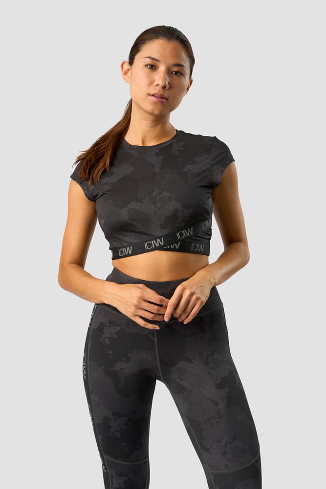 ultimate training cropped t-shirt black camo